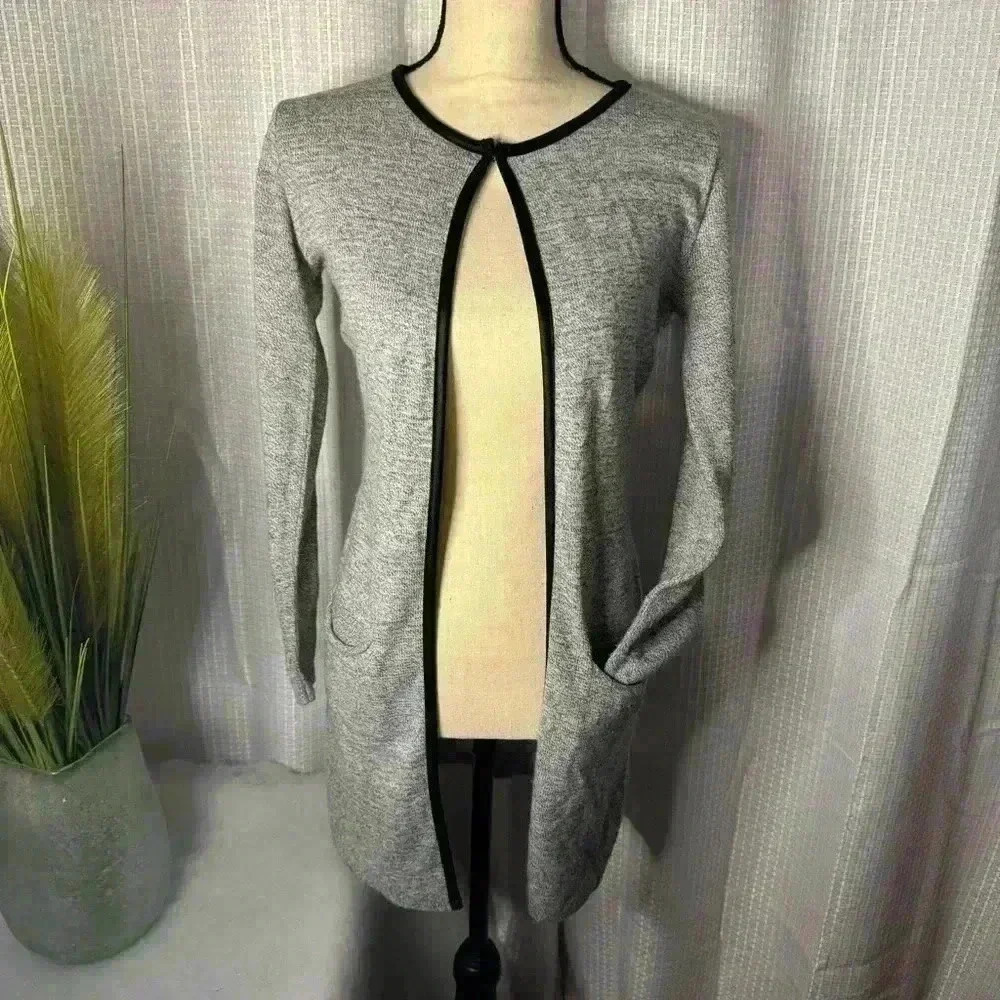 STATUS Women’s Petite S Cashmere Blend Gray Long Sleeve Soft Cardigan Neck Hook
